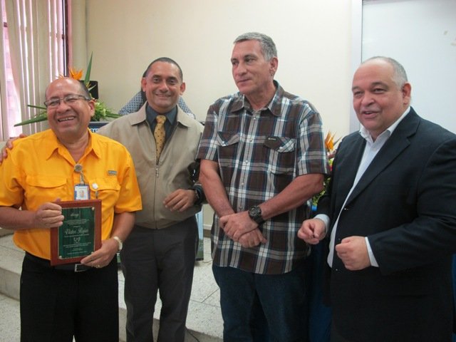 Víctor Rojas (20 años de servicio)